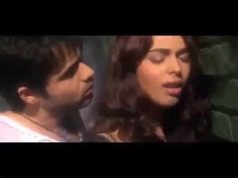 hot bollywood scenes|Mallika Sherawat & Emraan Hashmi Romantic Scene .